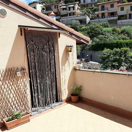 Mare E Monti Apartment *
